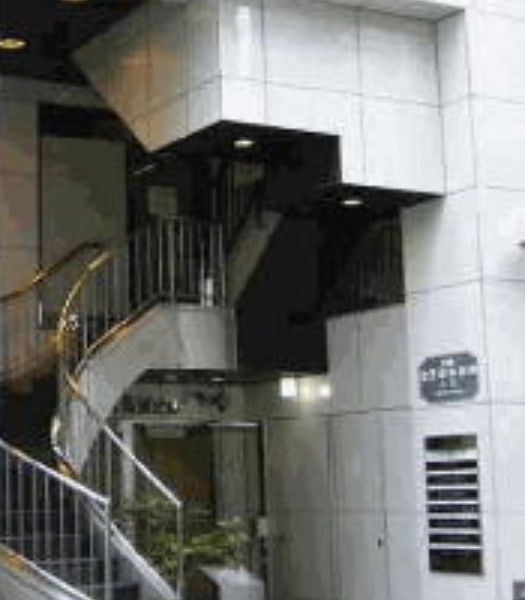 ①クリニック外観　②受付　③診療室