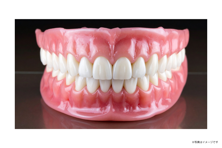 クッション素材を用いて歯ぐきにかかる負担をやわらげています