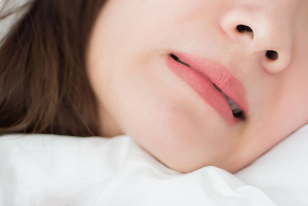 専用のマウスピースを作製して気道を開放し睡眠の質を高めています