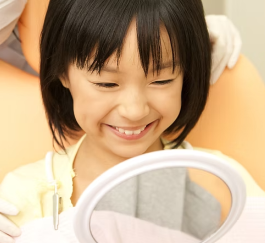 定期的な歯科検診と虫歯予防を行い、健康な歯を維持できるようサポートいたします。