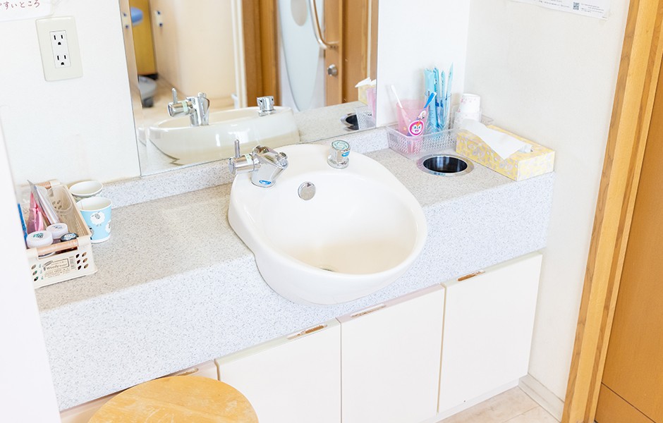 歯磨きコーナーがあるためお口のチェックが行えます