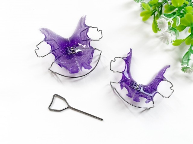 お口まわりの筋肉や舌とのバランスにも配慮しながら歯の位置を整えることで、機能面と見た目の両立を目指します。※写真はイメージです。