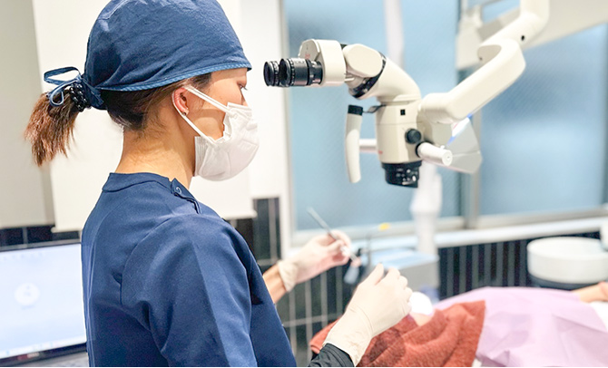 最新の歯周病治療器「ブルーラジカルP-01」を導入、痛みの軽減と治療時間の短縮を実現