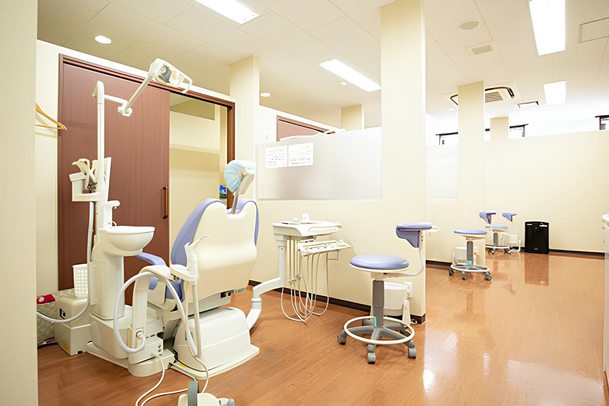 ①受付②診療室③キッズスペース