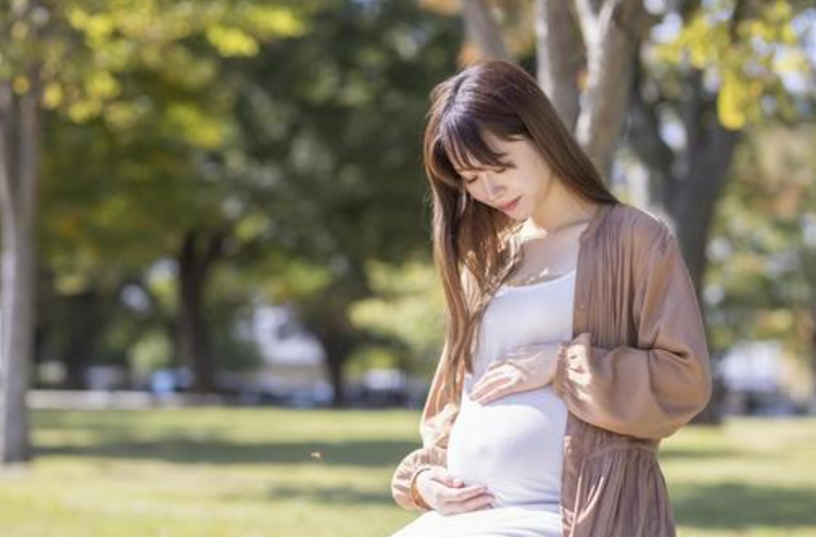 妊娠中はホルモンバランスの変化により虫歯になりやすいです