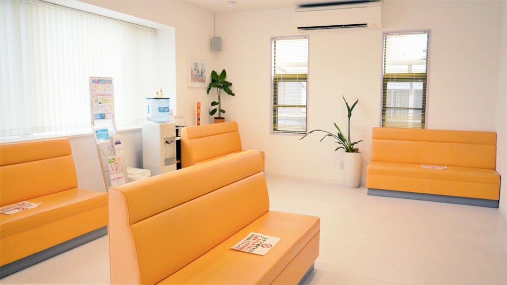 ①受付②診察③キッズスペース