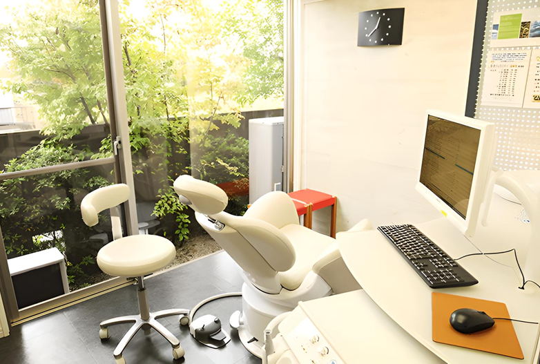 【江南駅から車で約10分】予防を軸に生涯の口腔健康を支える岩井歯科