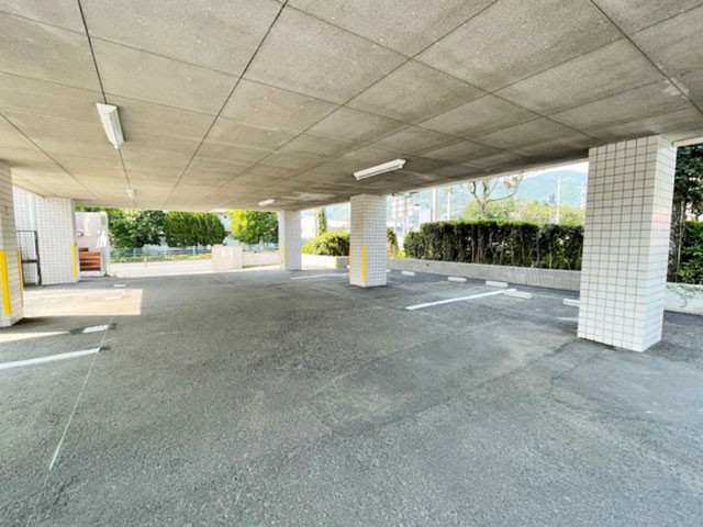 ①お気軽にお問い合わせ下さい②清潔な院内と感染防止対策③駐車場
