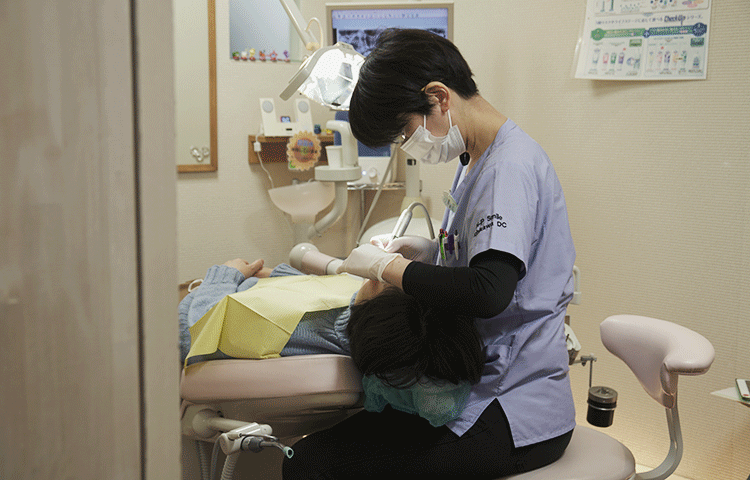 歯科衛生士が継続的に口腔内をサポートします