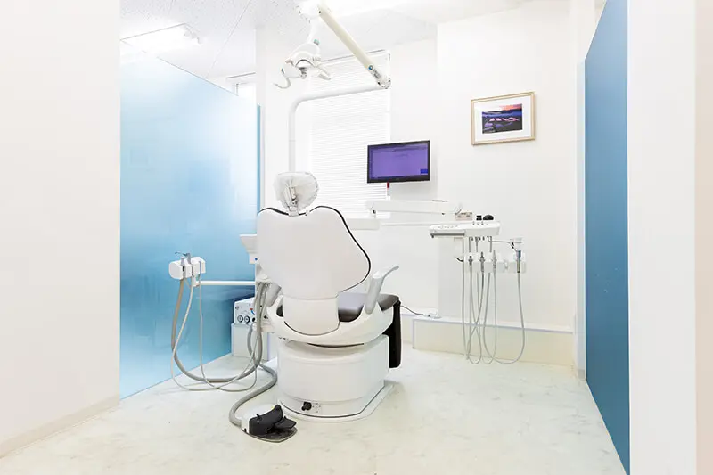 ①外観②受付③診療チェア