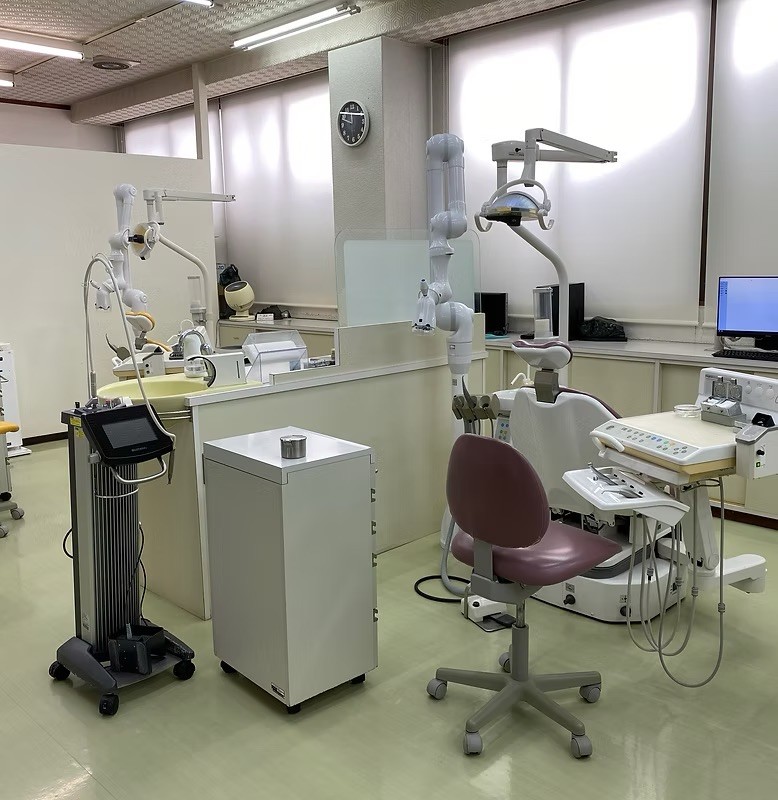 ①受付②診療室③歯科用CT