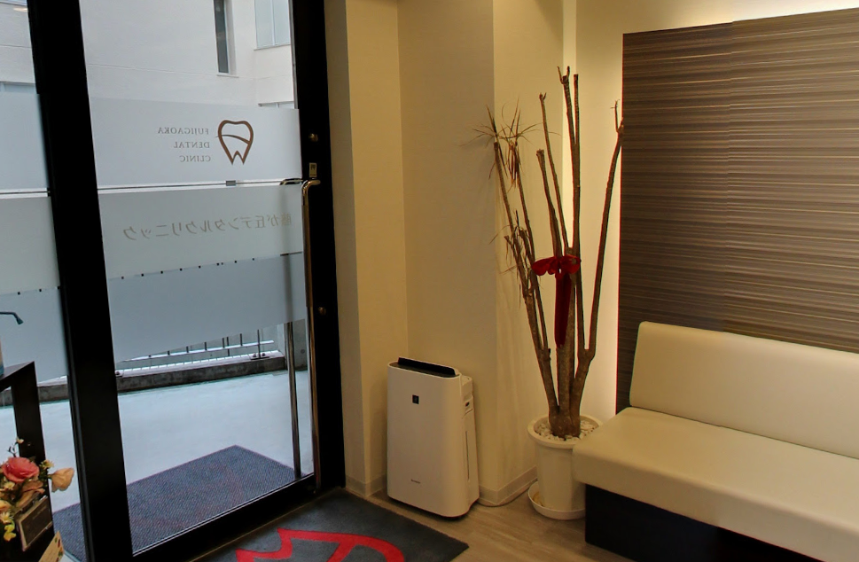 ①入口②待合スペース③診察室