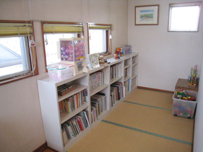 ①受付 ②キッズルーム ③診療室