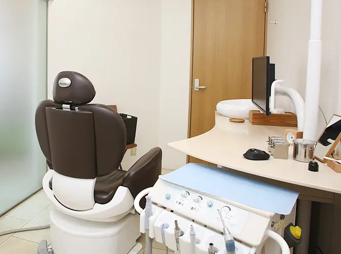 【北茅ケ崎駅より徒歩10分】【日本歯周病学会専門医・ 国際口腔インプラント学会認定医 在籍】精密な検査と説明で安心の堀歯科診療所