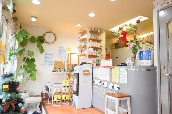 ①クリニック外観②受付③KAVO社製のユニット