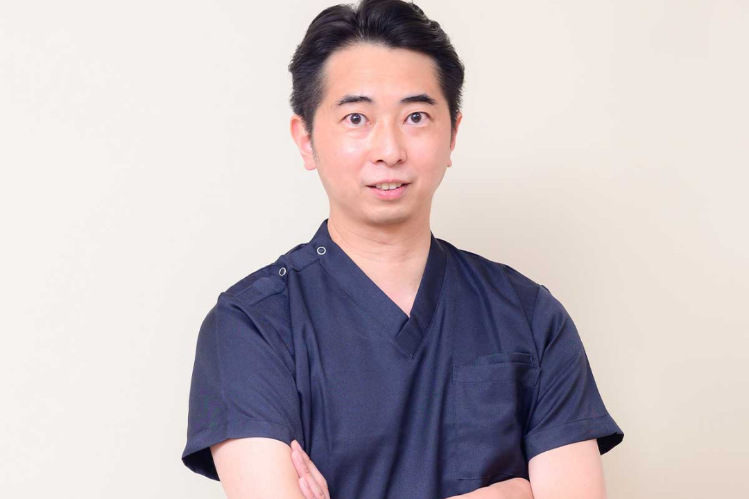 ■略歴
2001年
奥羽大学卒業の後、医療法人徳真会「まつむら第二歯科」勤務、
同年11月に分院長に就任。
2005年3月
医療法人顕正会「ライオン歯科」の分院長を経て
メディケア歯科クリニック茅ヶ崎を開院。
2008年1月
医療法人社団伸詠会の理事長に就任。
2010年7月
医療法人社団伸詠会 メディケア歯科クリニック小山を開設。
2011年4月
医療法人社団伸詠会 メディケア歯科クリニック下妻を開設。
2013年4月
医療法人社団伸詠会 メディケア歯科クリニック新船橋を開設。
2014年3月
医療法人社団伸詠会 メディケア歯科クリニック長野三輪を開設。
2014年6月
医療法人社団伸詠会 メディケア歯科クリニック新発田を開設。
2014年11月
医療法人社団伸詠会 メディケア歯科クリニックさいたま新都心を開設。
2016年1月
医療法人社団伸詠会 メディケア歯科クリニック豊中を開設。
2016年10月
医療法人社団伸詠会 メディケア歯科クリニック狭山を開設。
2017年 4月
医療法人社団伸詠会 メディケア歯科クリニック小松を開設。
2021年 8月
医療法人社団伸詠会 東小金井メディケア歯科・矯正歯科を開設。