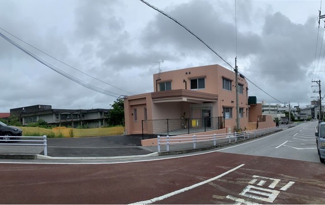 【島袋小学校入口バス停 徒歩2分・駐車場完備】寄り添う診療と予防重視で幅広いお悩みに対応するのぞみ歯科クリニック