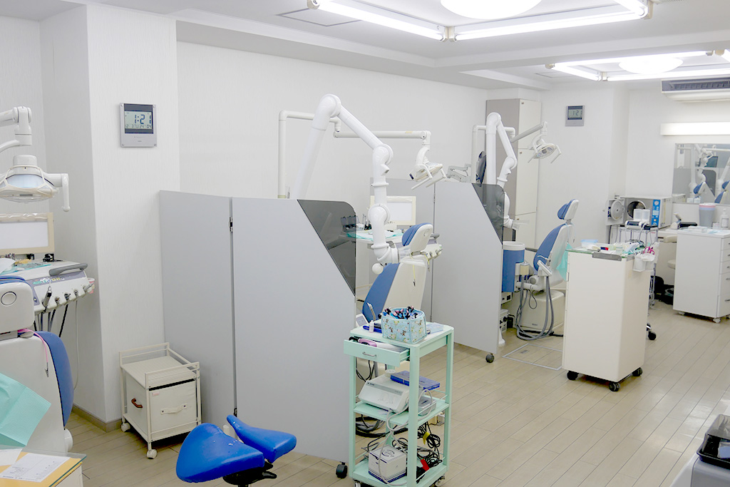 ①受付②洗口ルーム③診療室