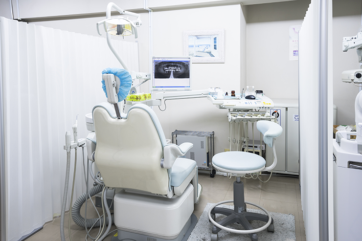 ①歯科医院外観②待合スペース③診療スペース