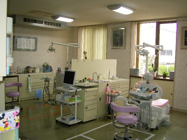 幅広い歯科治療を通して、地域の方々のお口の健康を守っていきます。