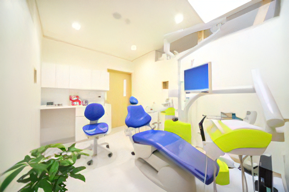 ①クリニック外観②受付③診療室