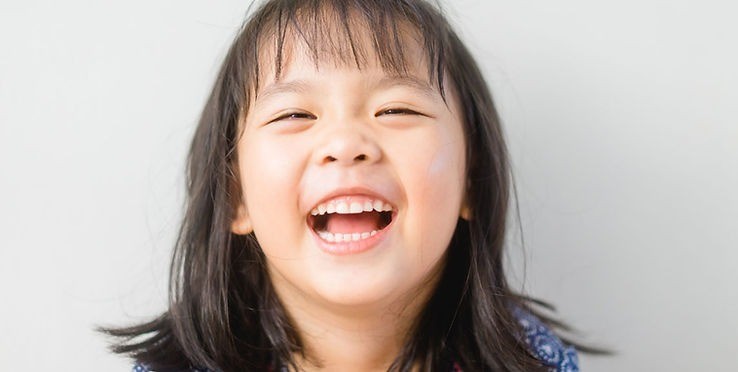 小児期からの継続的な関わりを通じて、生涯にわたるお口の健康を支えています。