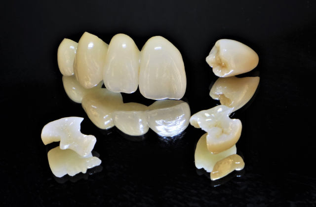 お口にお悩みを抱えている方や見た目の美しさを追求する方はご相談ください