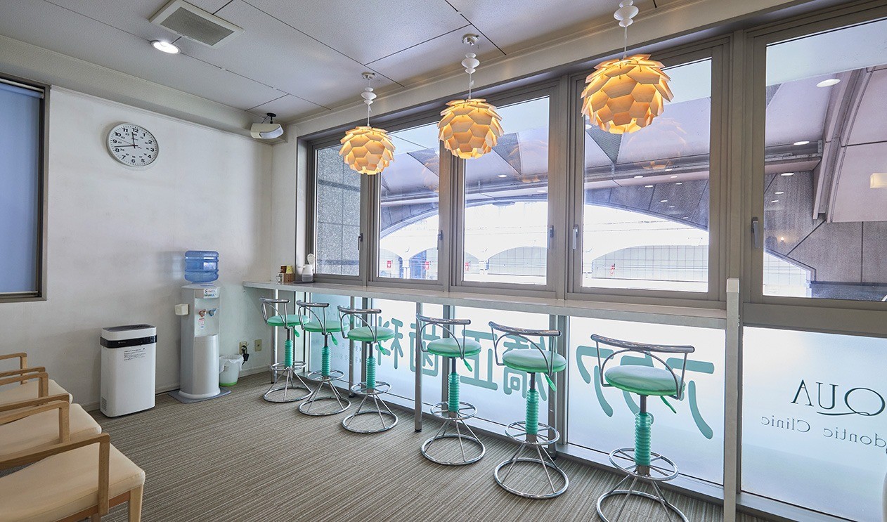 ①医院外観②待合室③診療室