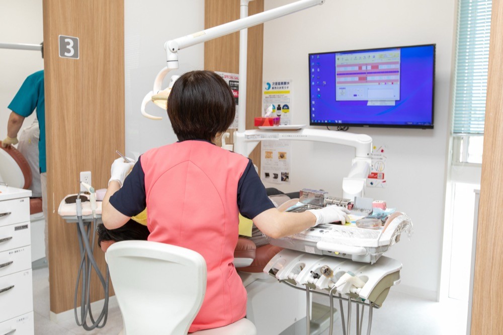 ①受付②診察③キッズスペース