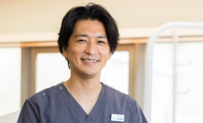 院長の土屋 徹郎