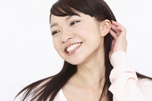 歯科医院専用の薬剤で歯を白くしています