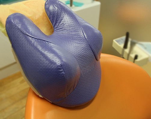 歯科用ポジションニングクッションにより頭頚部をしっかりサポートします