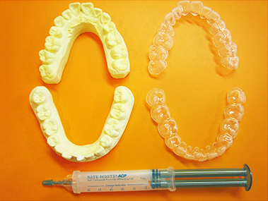 ①②ホワイトニング：ご自宅で薬剤を塗布して使用するシステムです ③インプラント：レントゲン・口腔内写真