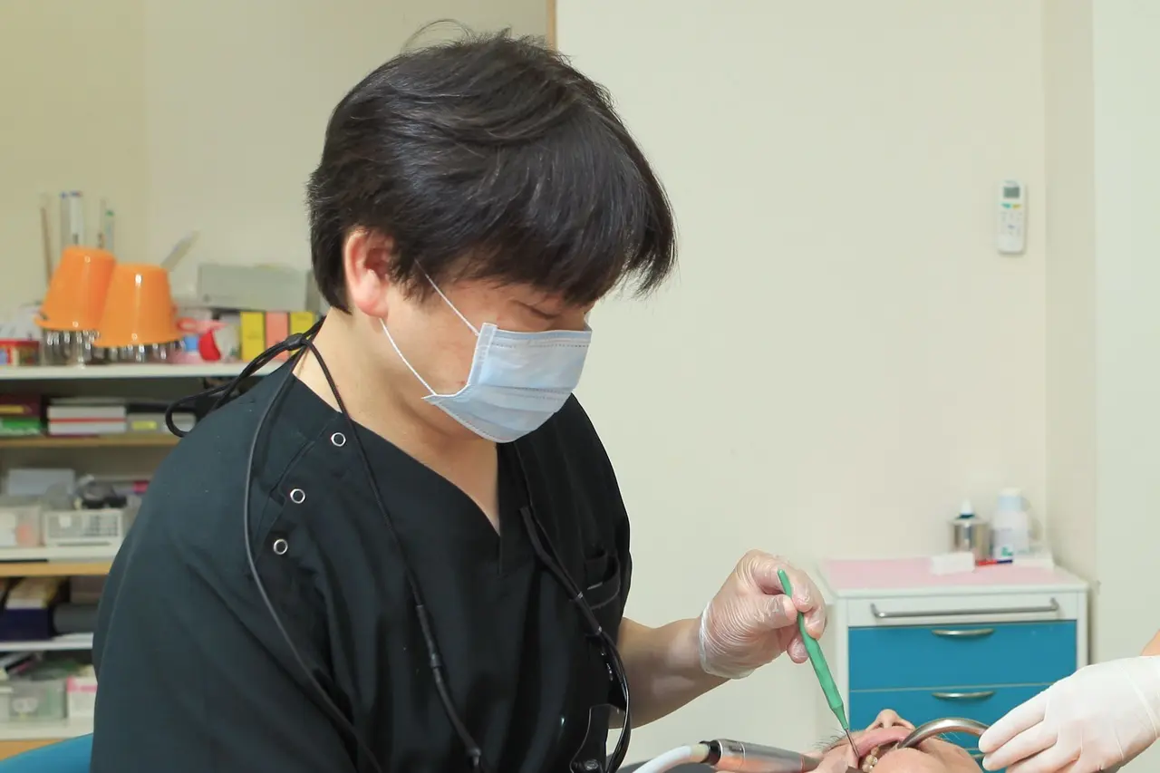 【浜北駅徒歩7分】歯周病・インプラント治療に注力する鈴木デンタルクリニック