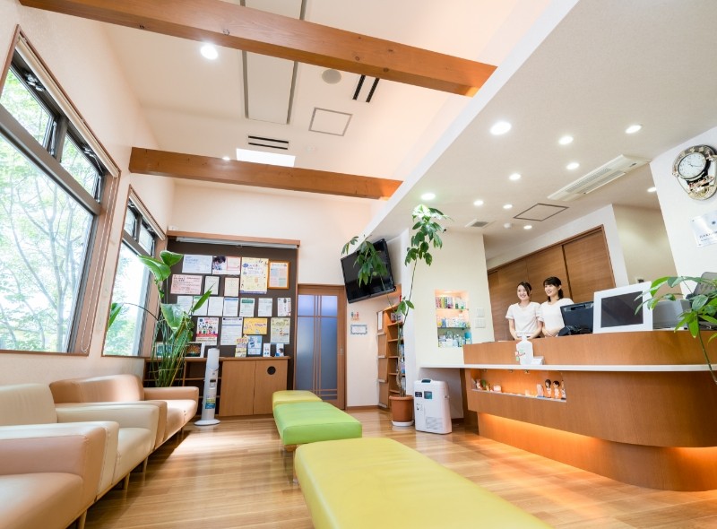 【駐車場完備・福音寺駅徒歩10分】束本歯科医院が目指す機能と美しさを両立する歯科医療