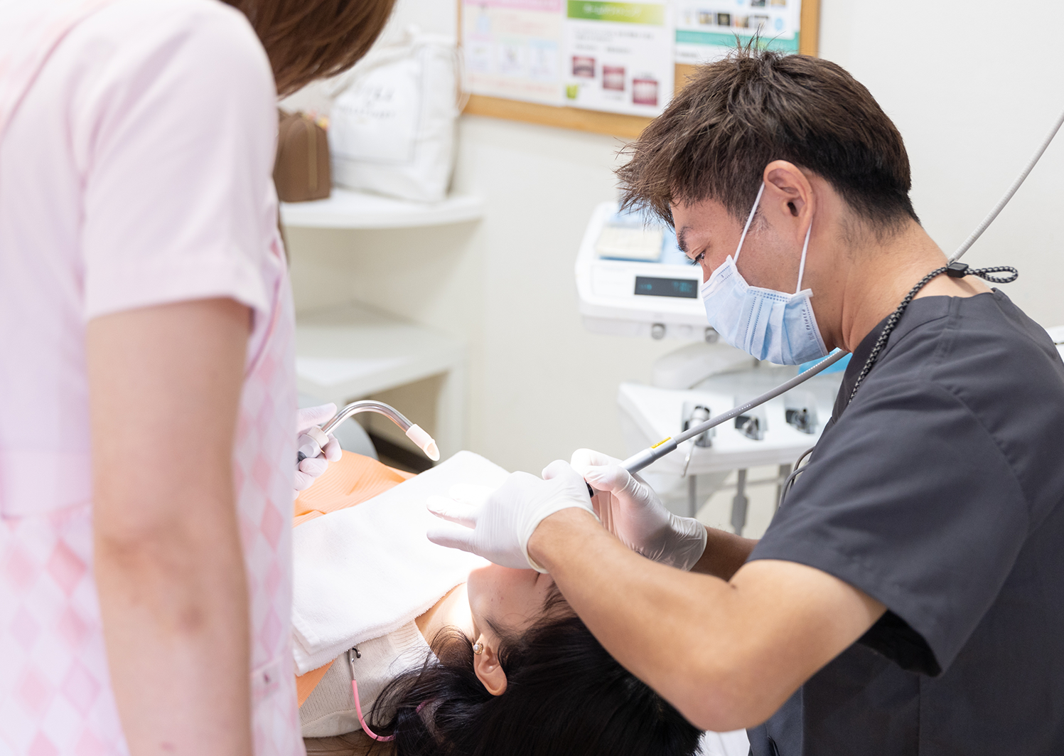 小児や矯正、インプラントなどの専門医が在籍しています