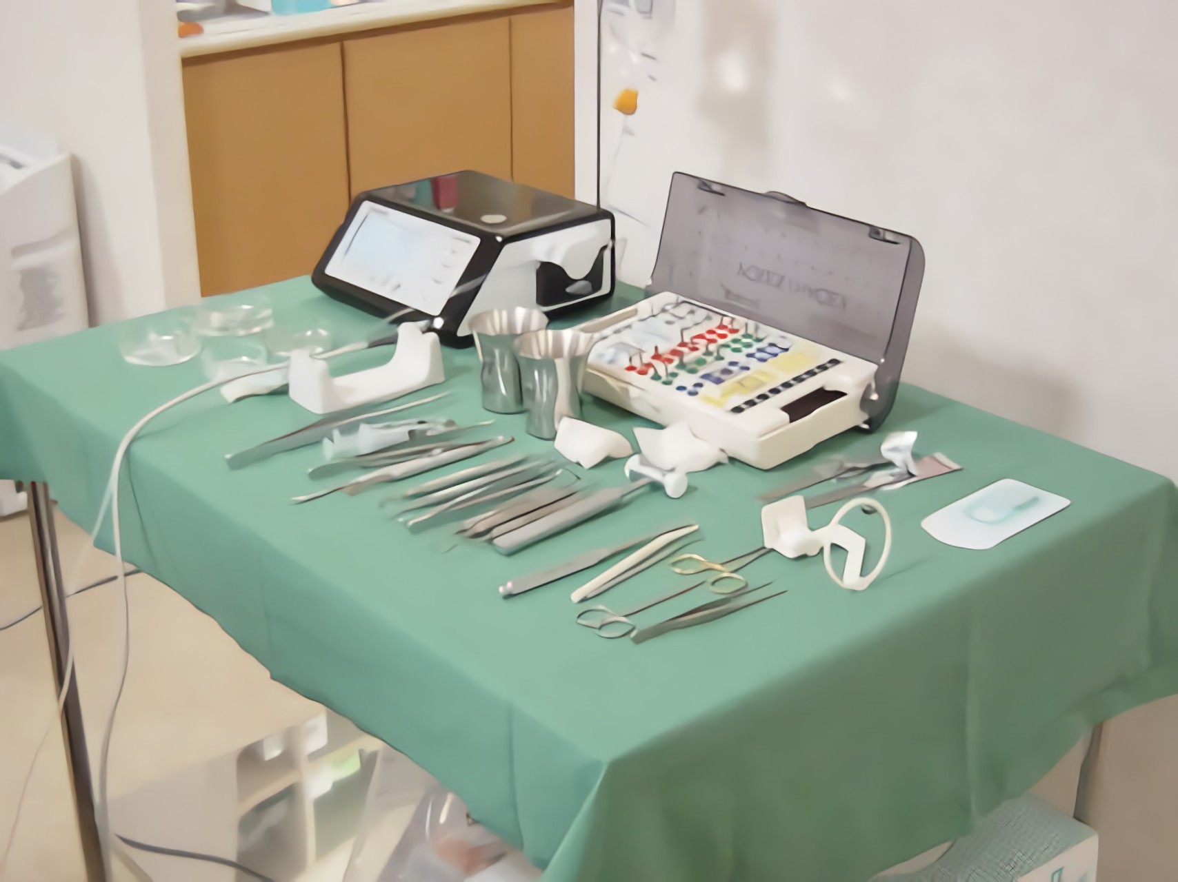 インプラント器具