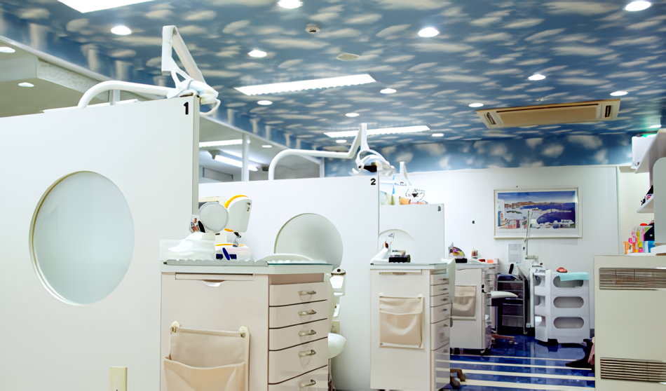 【豊中駅 東口より徒歩4分】【キッズスペースあり】子どもから高齢者まで一生お付き合いできる歯科医院・すぎもと歯科