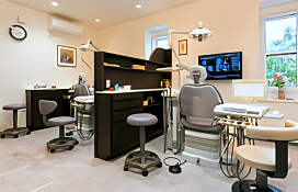 ①受付②待合室③診療室