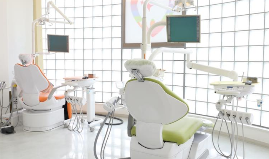 ①看板②受付③治療室