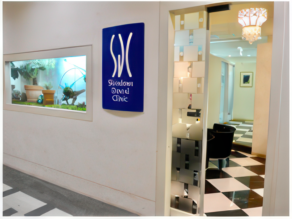 ①サイトトップページ②受付と待合室③医院外観