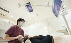 ①リラックスして治療を受けられます②丁寧なカウンセリングを行います③明るい院内