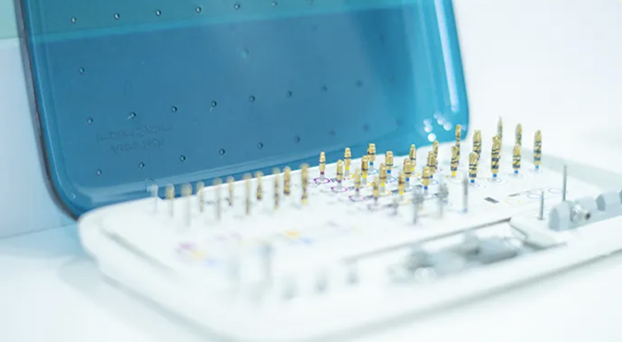 インプラント治療器具