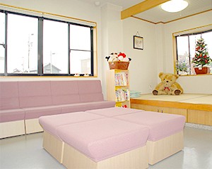 待ち時間がゆったり過ごせる待合室