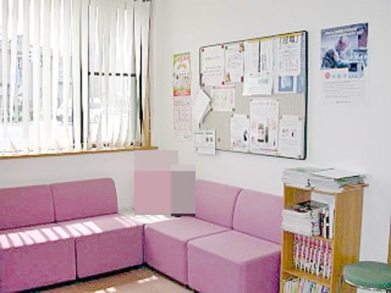 ①外観②受付③待合室