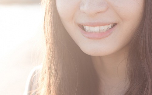 診断から処置、矯正治療の進行管理まで同じ環境で行えるため、治療の流れがスムーズで安心感のある体制が整っています。