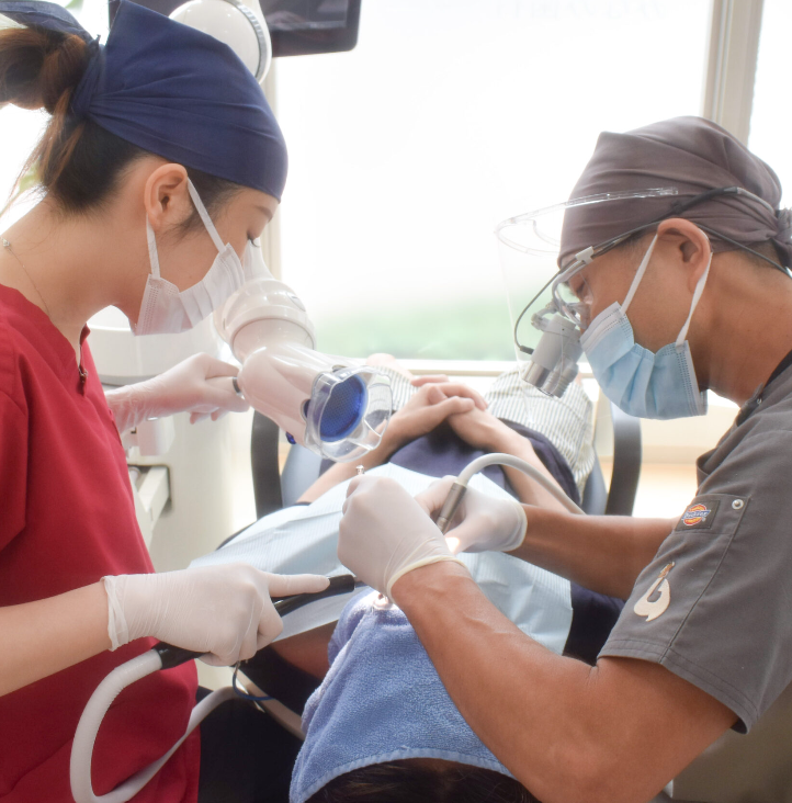 歯周病専門医・指導医が確実な治療を行います
