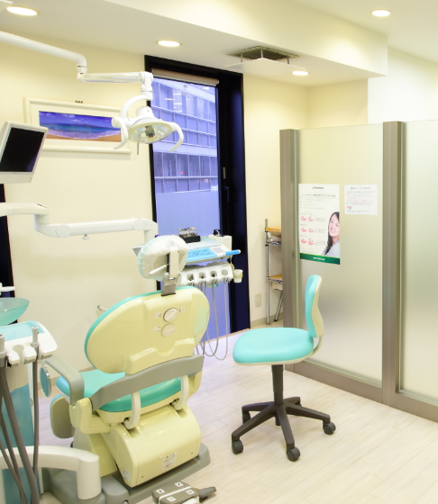 ①受付②院内の様子③診察室