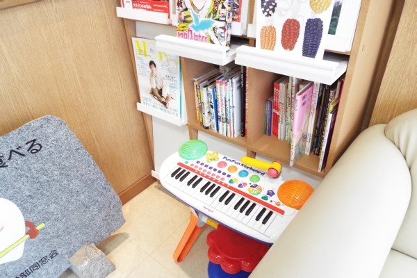 お子様のためにおもちゃなどがご用意されています