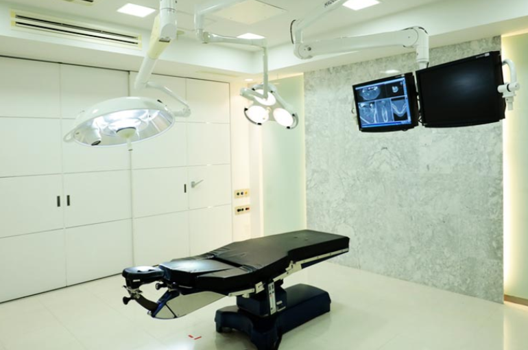 【東京駅八重洲中央口から徒歩3分】【医学博士・厚生労働省認定歯科医師臨床研修指導医】最先端設備と技術で歯の健康を守るTHE IMPLANT TOKYO